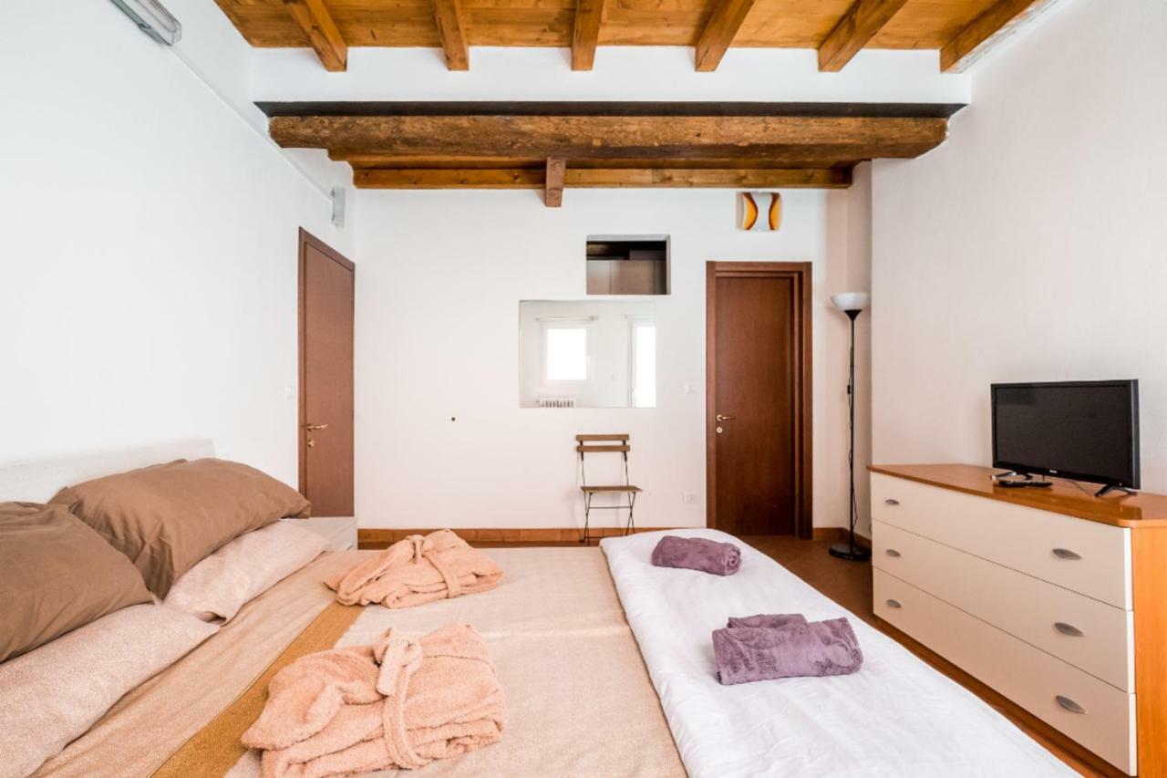 Whouse Suite Apartment Mirasole Болоня Екстериор снимка